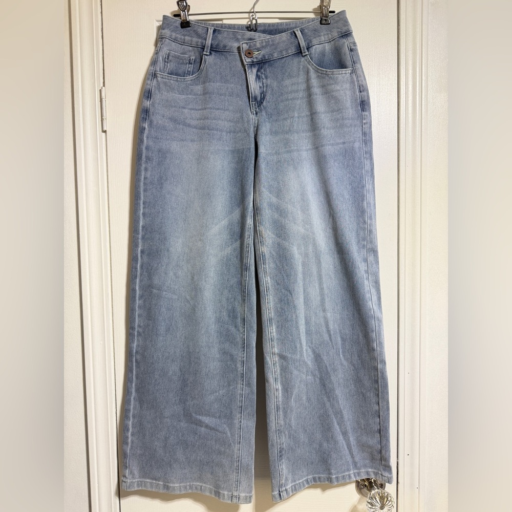 Halara Flex Asymmetric Low Rise Zipper Pockets Baggy Wide Leg light wash small - Picture 1 of 11